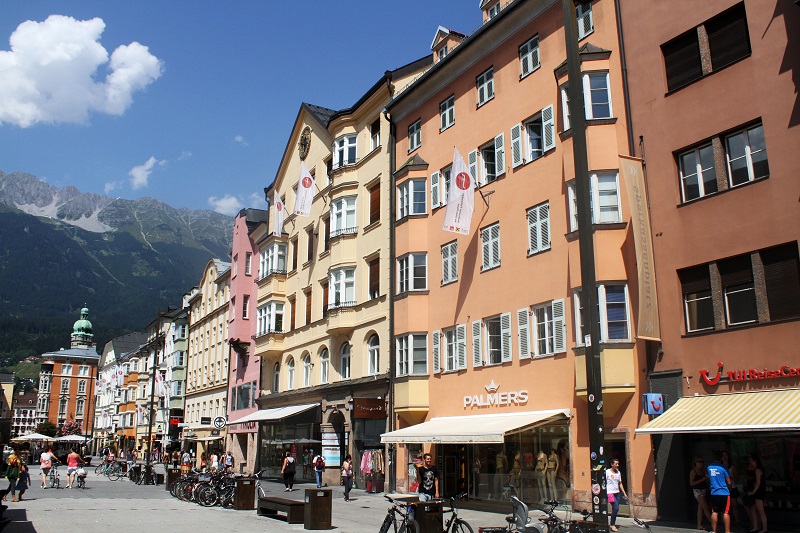 innsbruck | austria | foto innsbruck | case colorate | montagna | tirolo