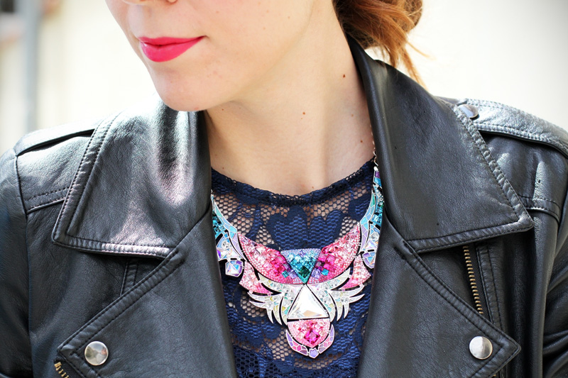 fashion details | dettaglio fashion | collana swarovski | collana colorata | pizzo 1