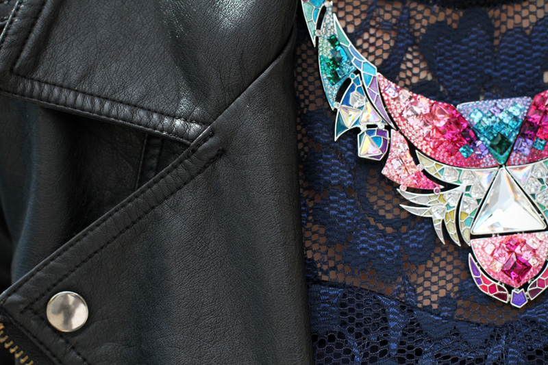 fashion details | dettaglio fashion | collana swarovski | collana colorata | pizzo