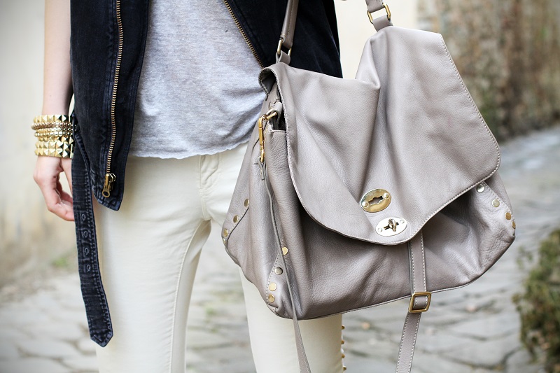 fashion detail | casual | outfit | look | la postina | zanellato | la postina zanellato | borsa grigia