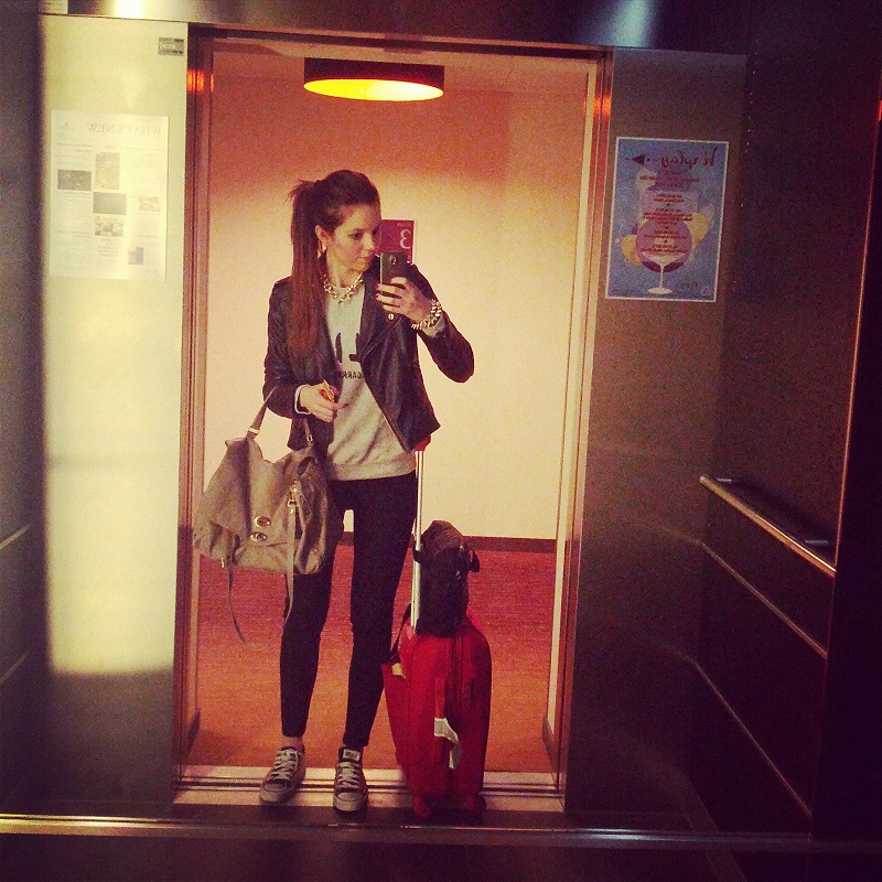foto in ascensore |  instagram 