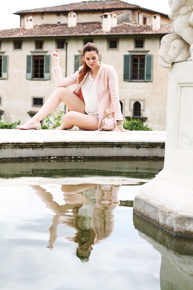 villa medicea | villa castello | irene colzi | irene closet | fashion blog | fontana rinascimentale | rosa pastello | rosa baby | slippers uno8uno | slippers | spolverino rosa | cappotto rosa | swarovski | fix design | borsa fixdesign