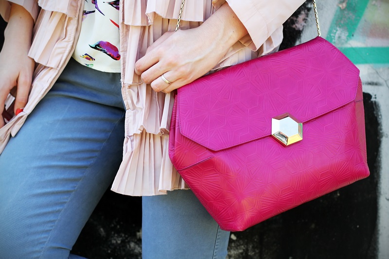dettagli | fashion details | borsa bulgari | borsa bvlgari | borsa fucsia  1