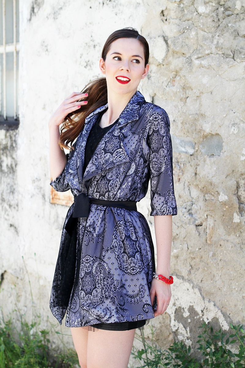 abito di pizzo | vestito pizzo | fashion blogger | fashion blog | irene colzi | irene closet | fashion blogger famosa | rossetto rosso | sorriso | denti bianchi | coda bassa labbra rosse | pettinatura chic | pettinatura facile chic | flooly | ecommerce emergenti 4
