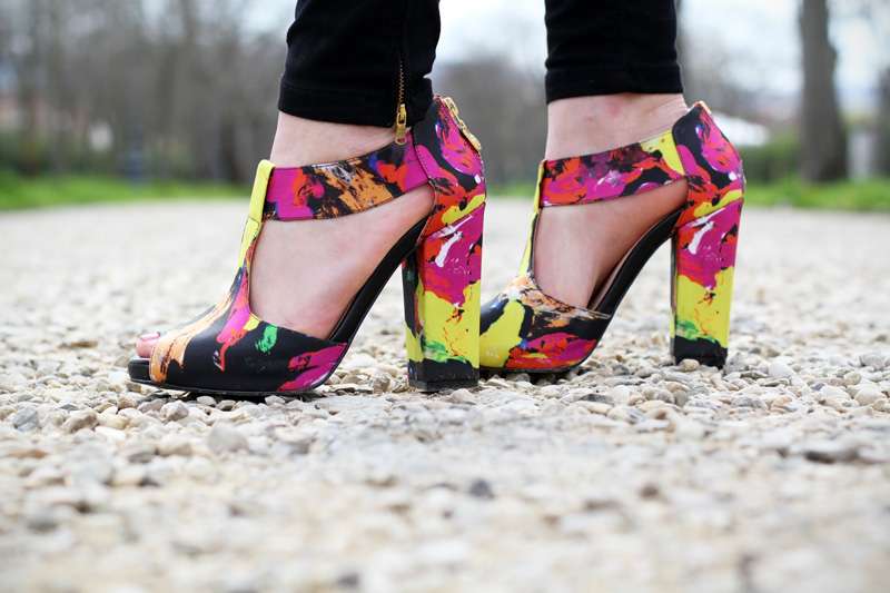 sandali colorati | kate maconie | sandali tacco grosso | scarpe fashion | sandali fashion | scarpe fashion blogger | dettagli outfit | dettagli fashion 