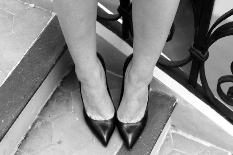decollete punta | piedi | decollete pelle | decollete | gambe