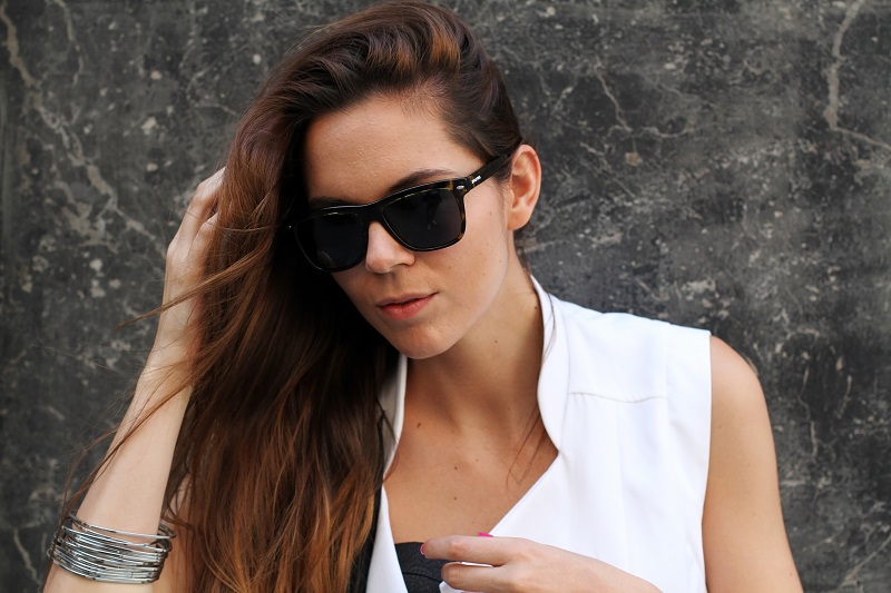 RIGHE | OUTFIT | LOOK | CHIC | FASHION BLOGGER | FASHION BLOG | OCCHIALI DA SOLE / SPEKTRE | GILET | BUSTIER
