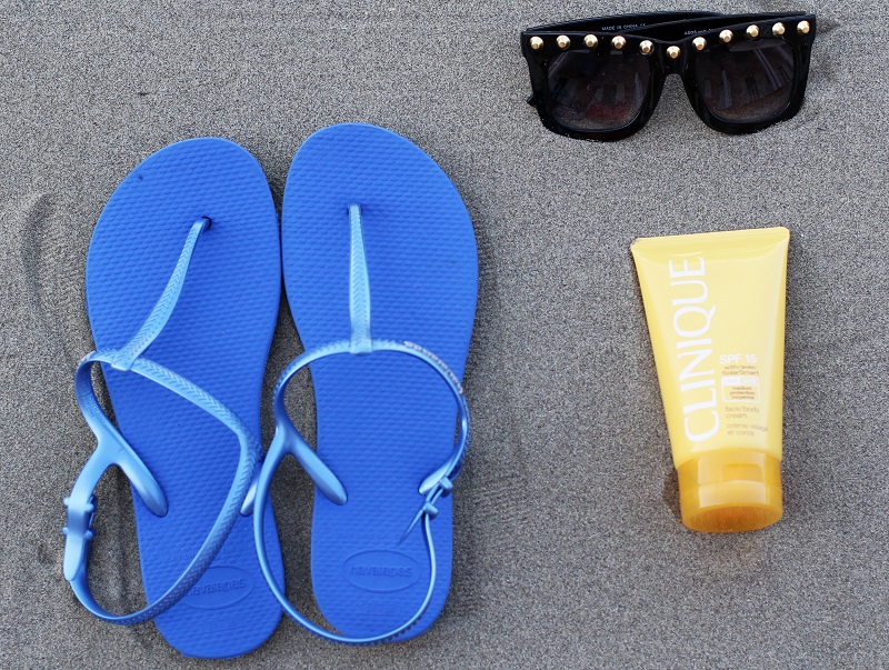 HAVAIANAS | infradito | sandali mare | infradito mare | solare | occhiali da sole | borchie | estate | mare