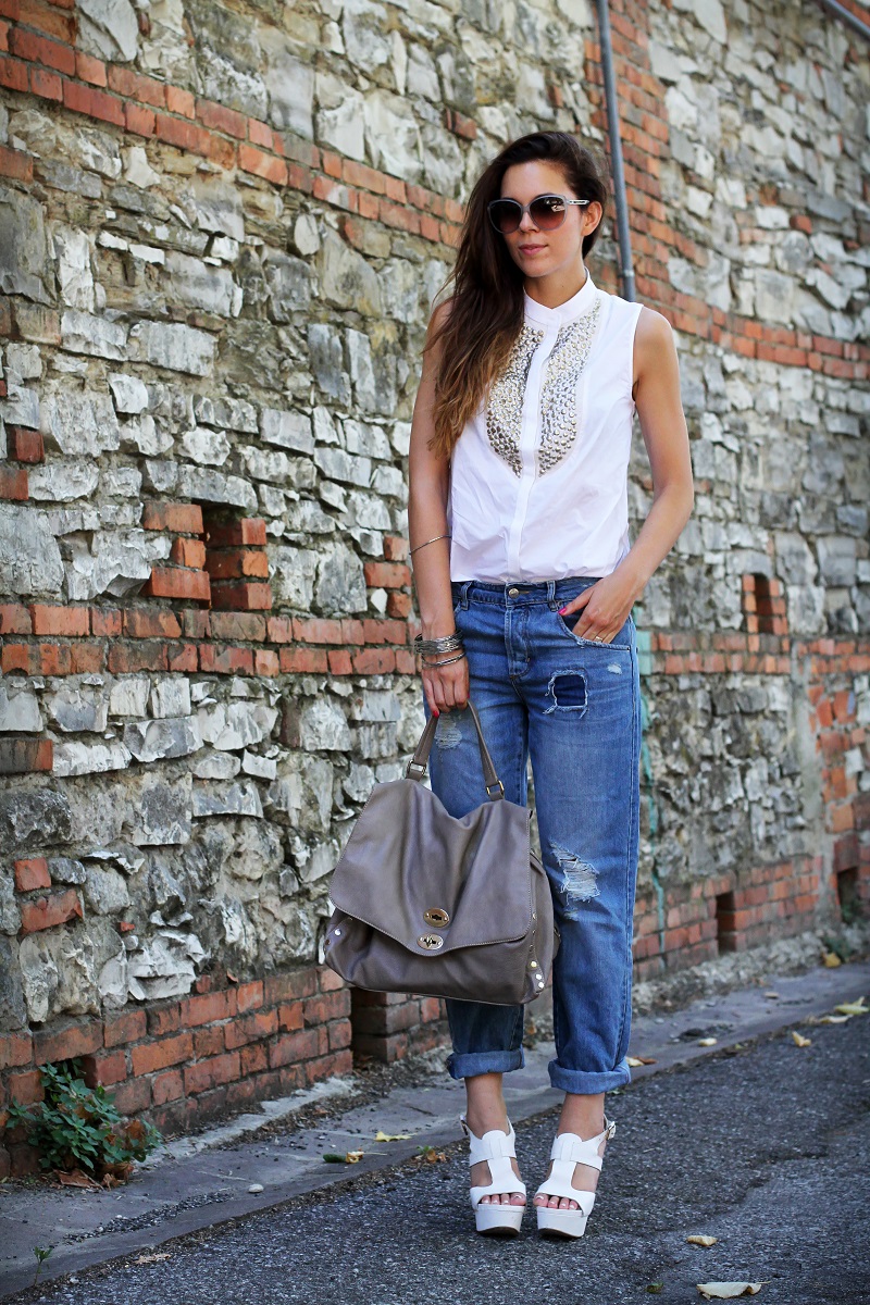 postina zanellato | jeans boyfriend | asos | stefanel | camicia borchie | camicia sbracciata | occhiali gucci | shatush | scarpe bianche con tacco 1