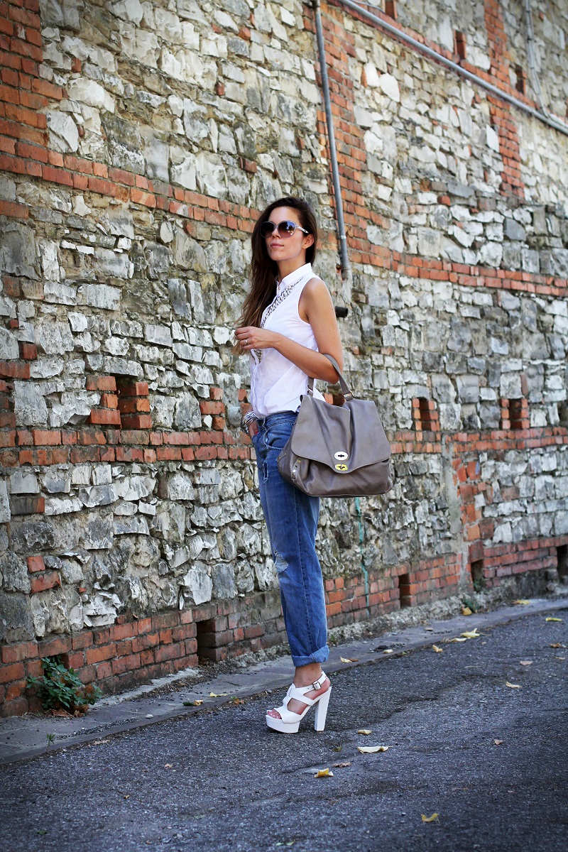 postina zanellato | jeans boyfriend | asos | stefanel | camicia borchie | camicia sbracciata | occhiali gucci | shatush | scarpe bianche con tacco 2