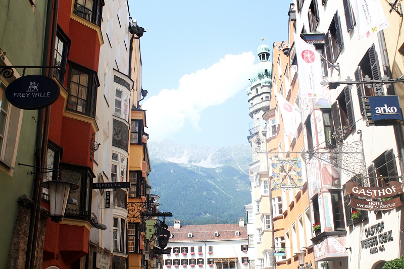 innsbruck | austria | foto innsbruck | case colorate | montagna | tirolo