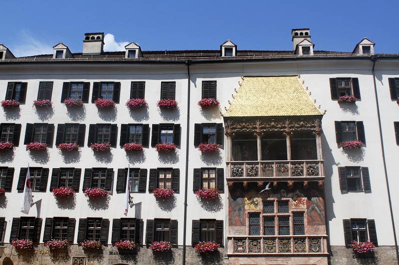 innsbruck | austria | foto innsbruck | case colorate | montagna | tirolo