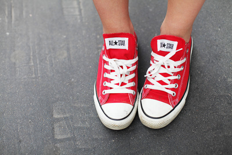 converse rosse basse in offerta