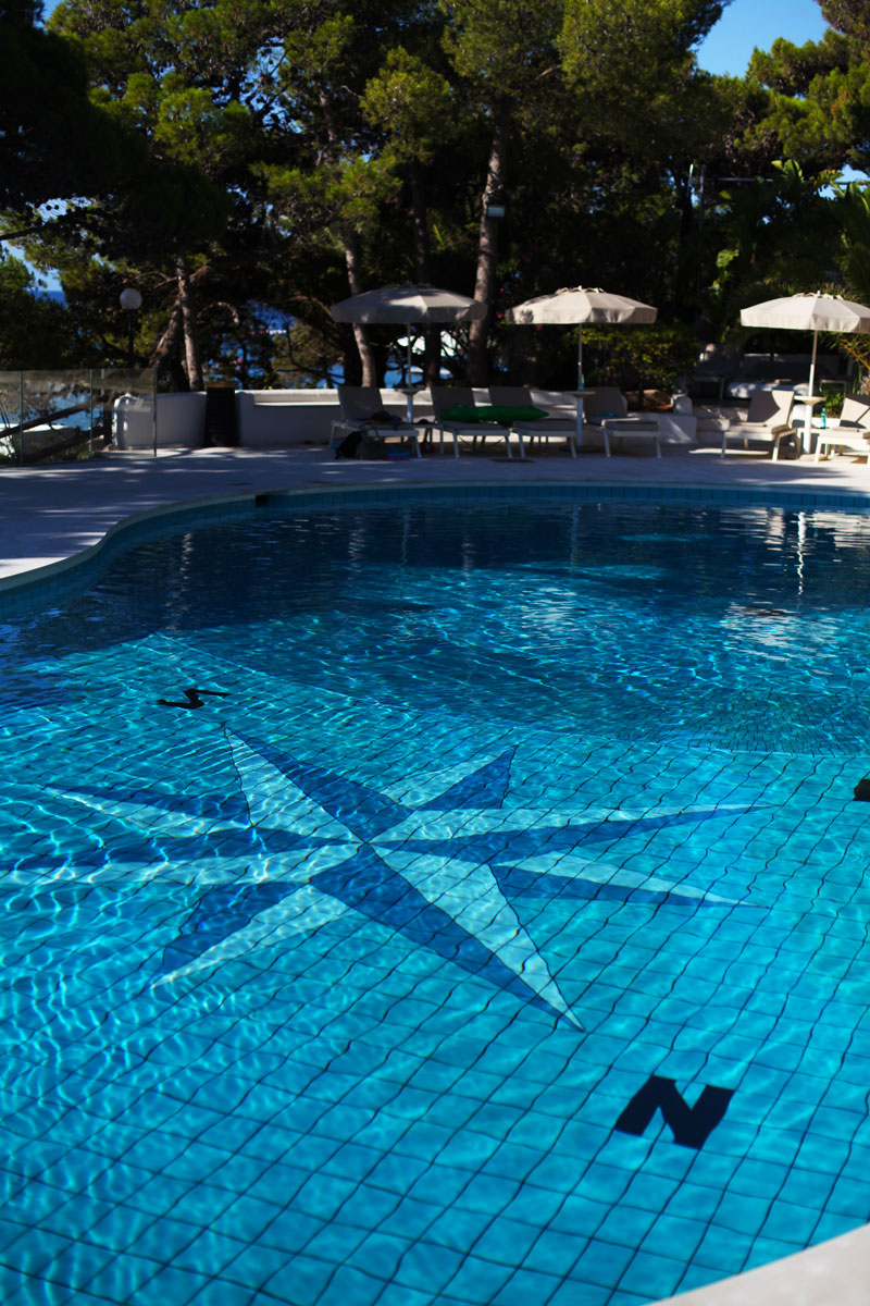 piscina forte village sardegna