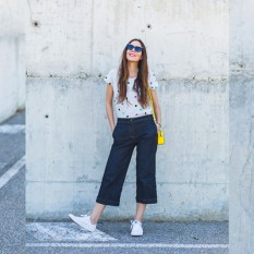 maglietta-pois-e-pantaloni-culotte