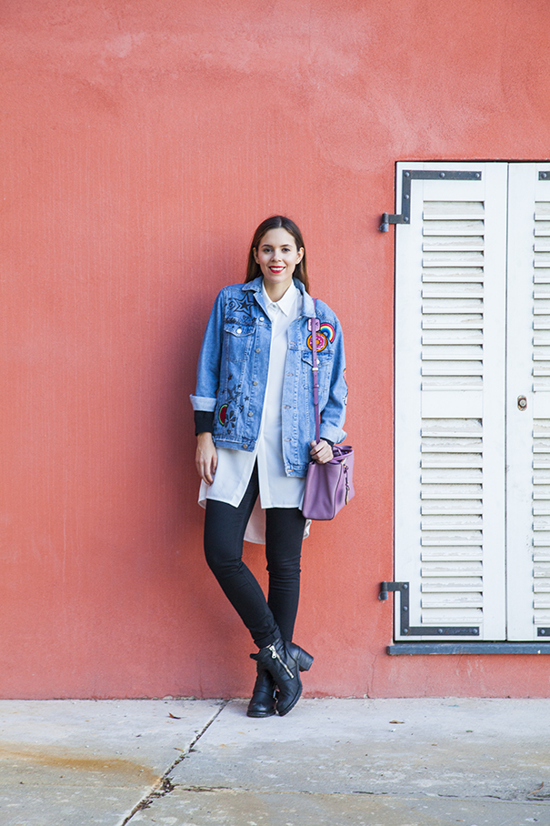 giacca in denim personalizzata | giacca di jeans personalizzata | borsa fucsia | irene colzi
