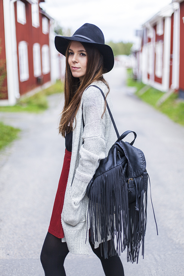 gonna rossa | cardigan lungo | cardigan morbido | irene colzi | fashion influencer