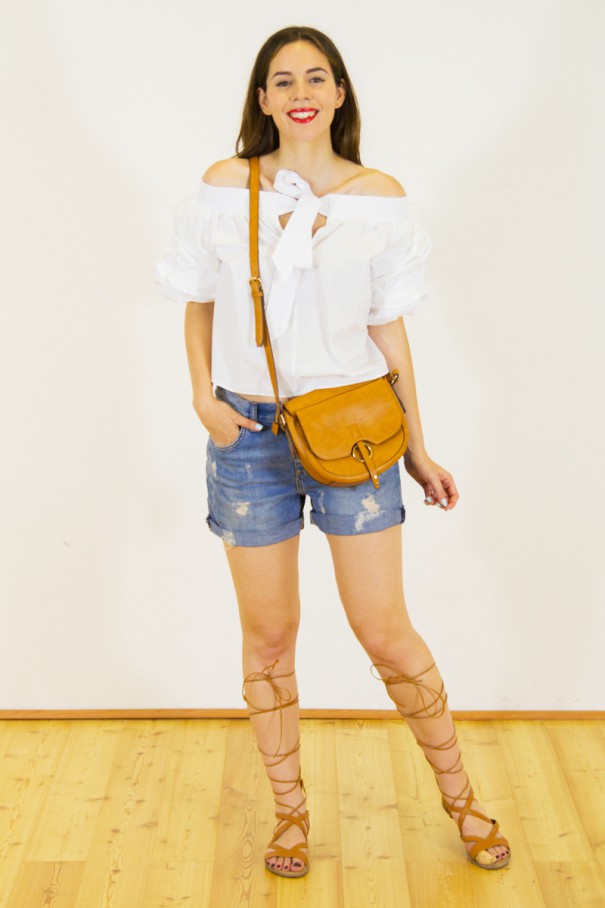 shorts in jeans e top bianco outfit