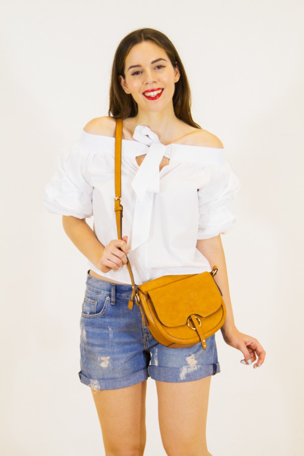 shorts in jeans e top bianco outfit