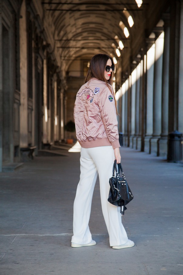 outfit da giorno bomber rosa