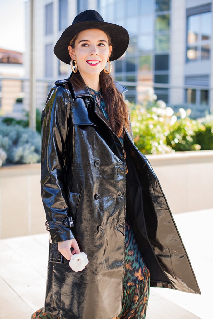 irene colzi outfit trench lucido