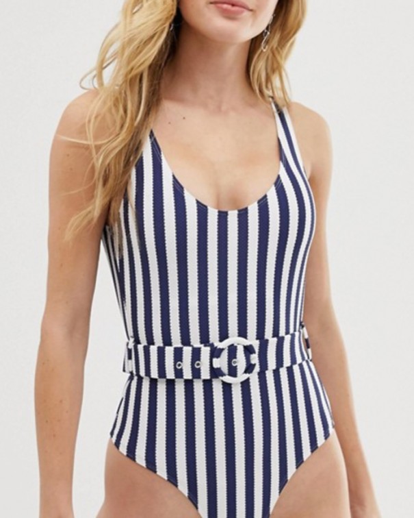 costume-da-bagno-a-righe-blu