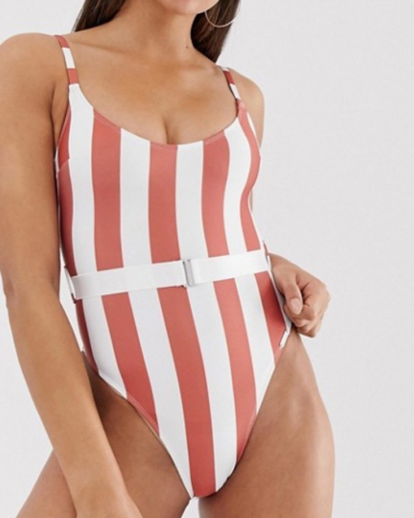 costume-da-bagno-a-righe-rosse