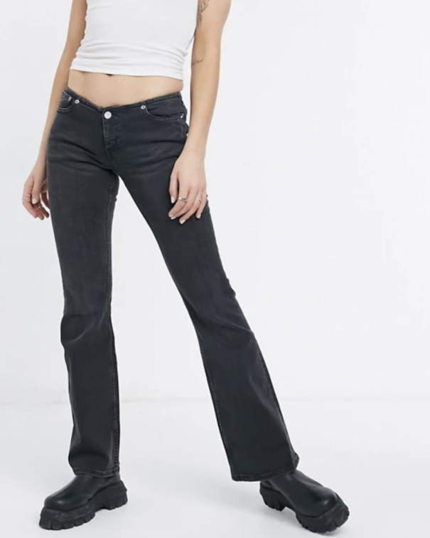 Tendenze jeans e pantaloni primavera - estate 2021